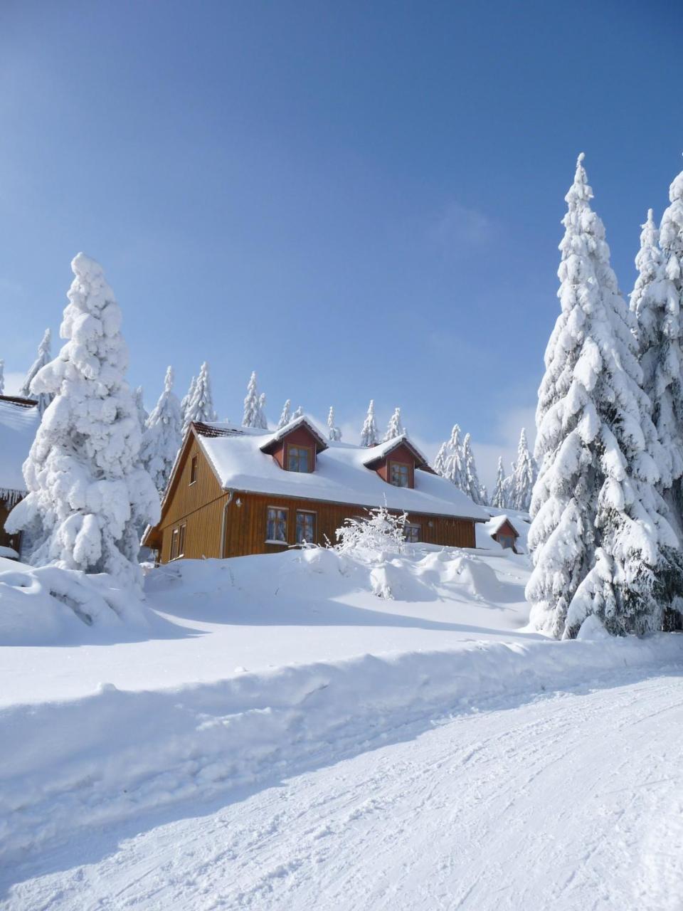 Hotel Und Berggasthof Spiessberghaus Friedrichroda Exterior photo
